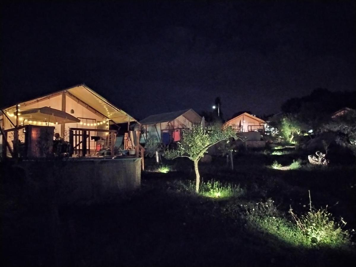 Prima Insula Glamping Hotel Brusici Luaran gambar