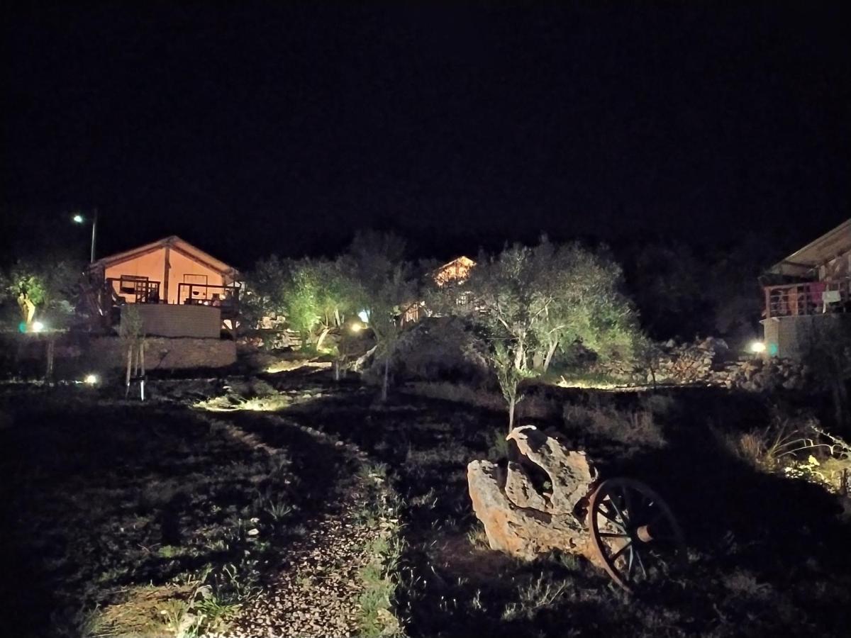 Prima Insula Glamping Hotel Brusici Luaran gambar