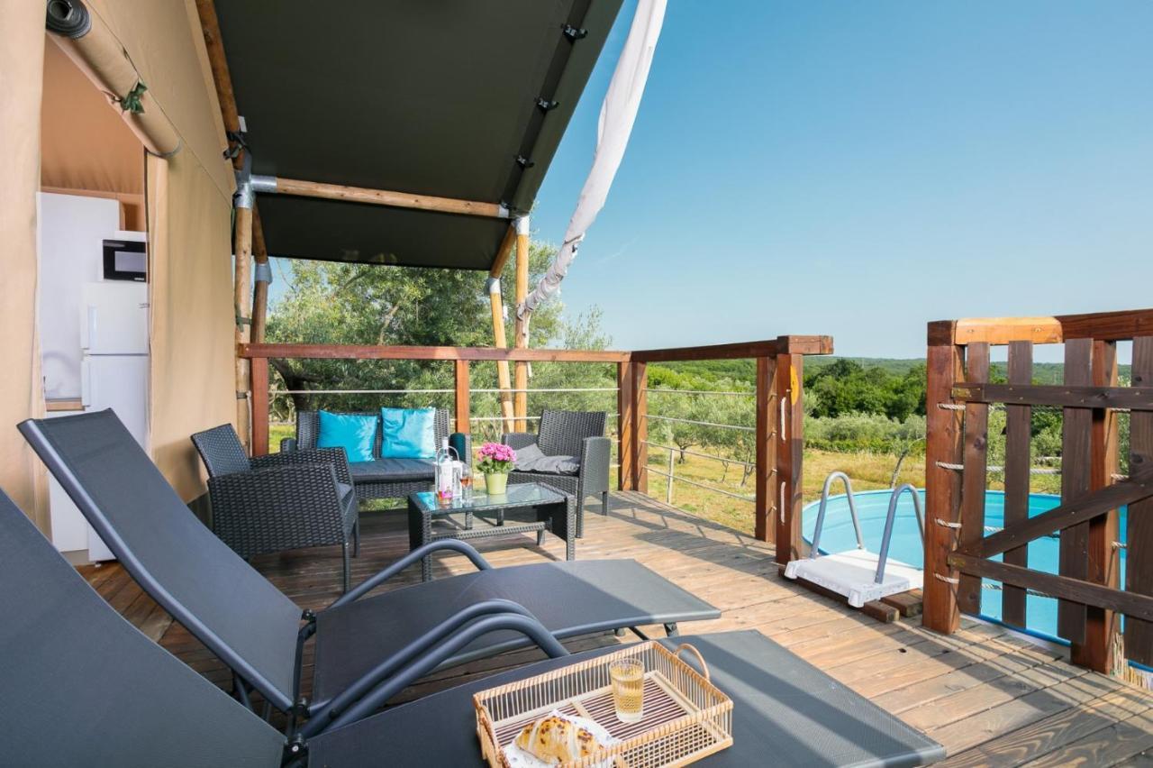 Prima Insula Glamping Hotel Brusici Luaran gambar