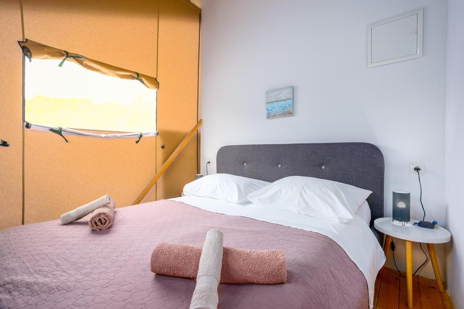Prima Insula Glamping Hotel Brusici Luaran gambar