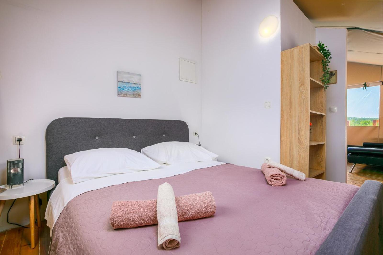 Prima Insula Glamping Hotel Brusici Luaran gambar