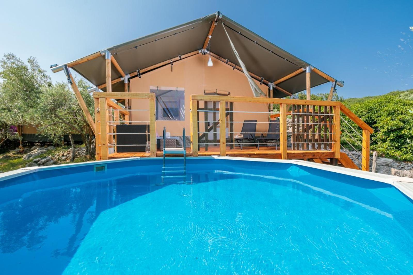 Prima Insula Glamping Hotel Brusici Luaran gambar