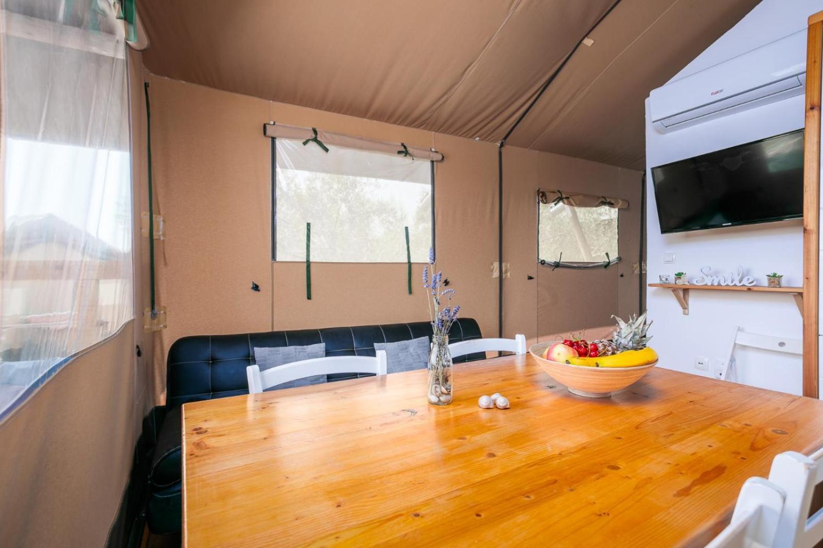 Prima Insula Glamping Hotel Brusici Luaran gambar