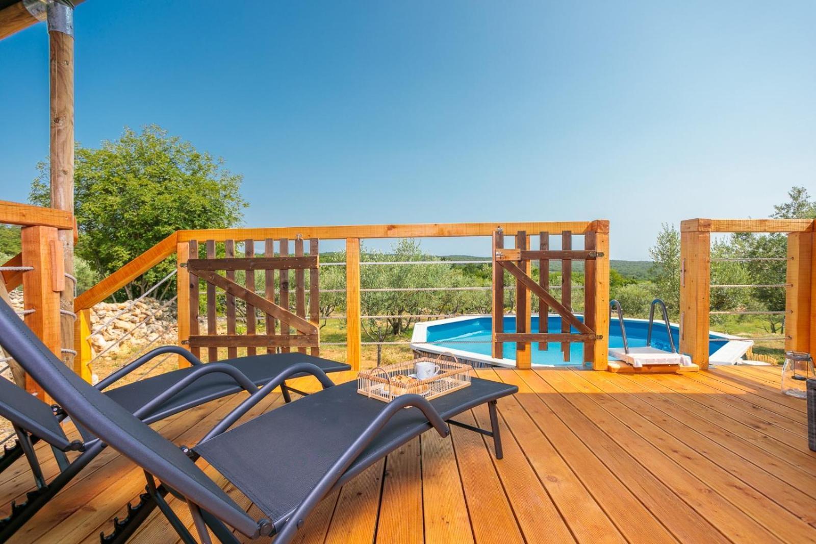 Prima Insula Glamping Hotel Brusici Luaran gambar