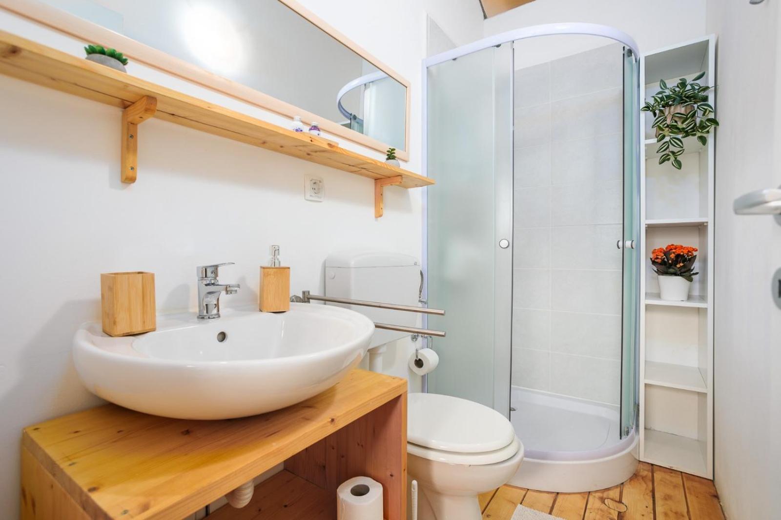 Prima Insula Glamping Hotel Brusici Luaran gambar